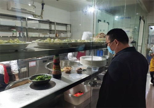 儀隴縣市場監(jiān)督管理局全力做好 兩會 期間餐飲服務(wù)食品安全保障工作