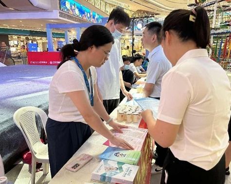 福州高新區(qū)市場(chǎng)監(jiān)管局開(kāi)展 福州市網(wǎng)絡(luò)餐飲服務(wù)管理辦法 宣傳活動(dòng)