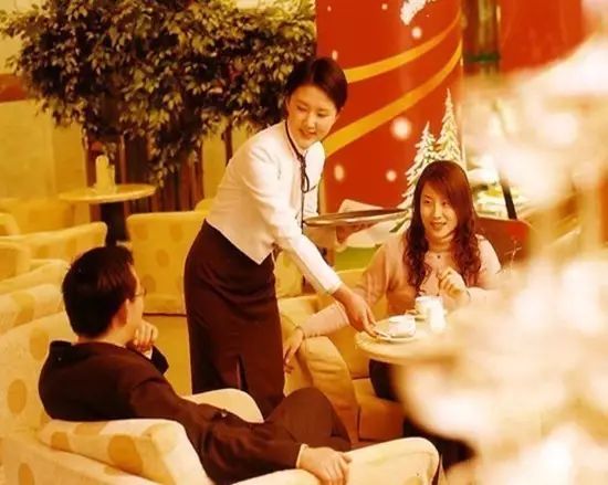 餐飲服務(wù)中的26個(gè)尷尬場(chǎng)景,優(yōu)秀服務(wù)員